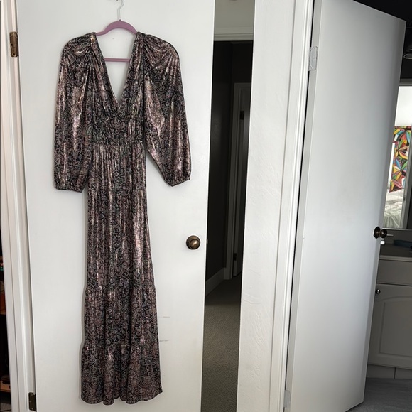 Never worn : BA&H gown Elegant Metallic Long Sleeve Dress - Picture 1 of 5